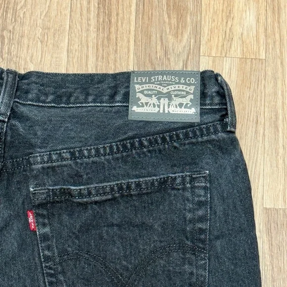 Levi’s Black Cutoff Denim Shorts - Picture 4 of 5